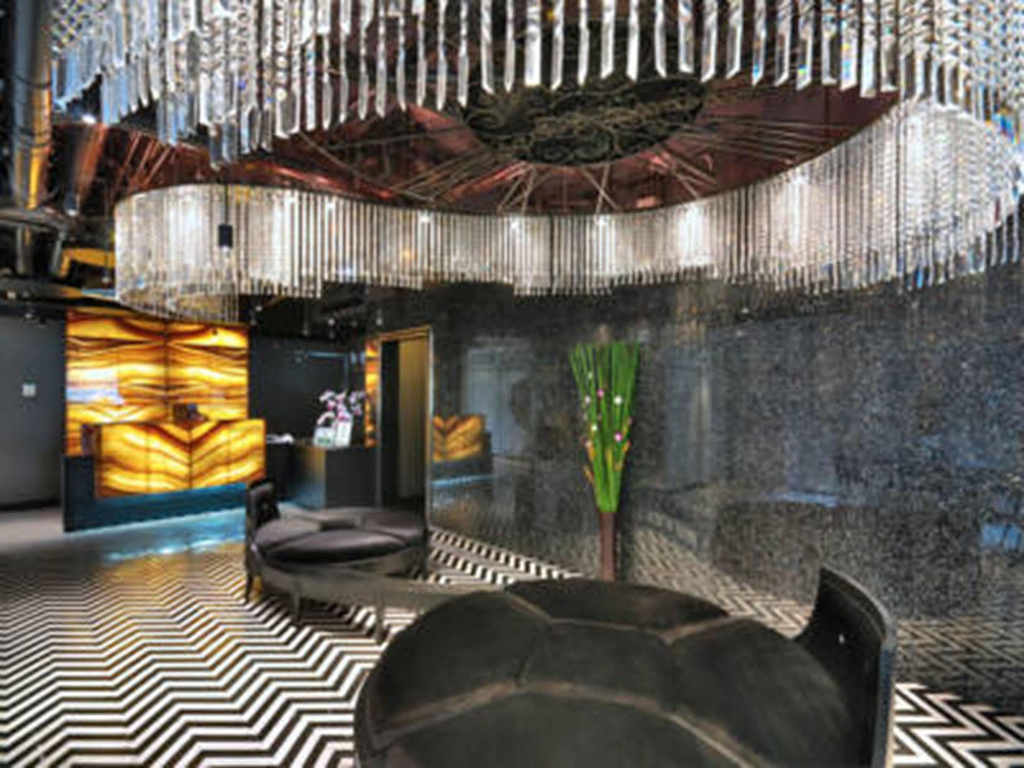Hotel Aspira Skyy Sukhumvit 1 Bangkok Exterior foto