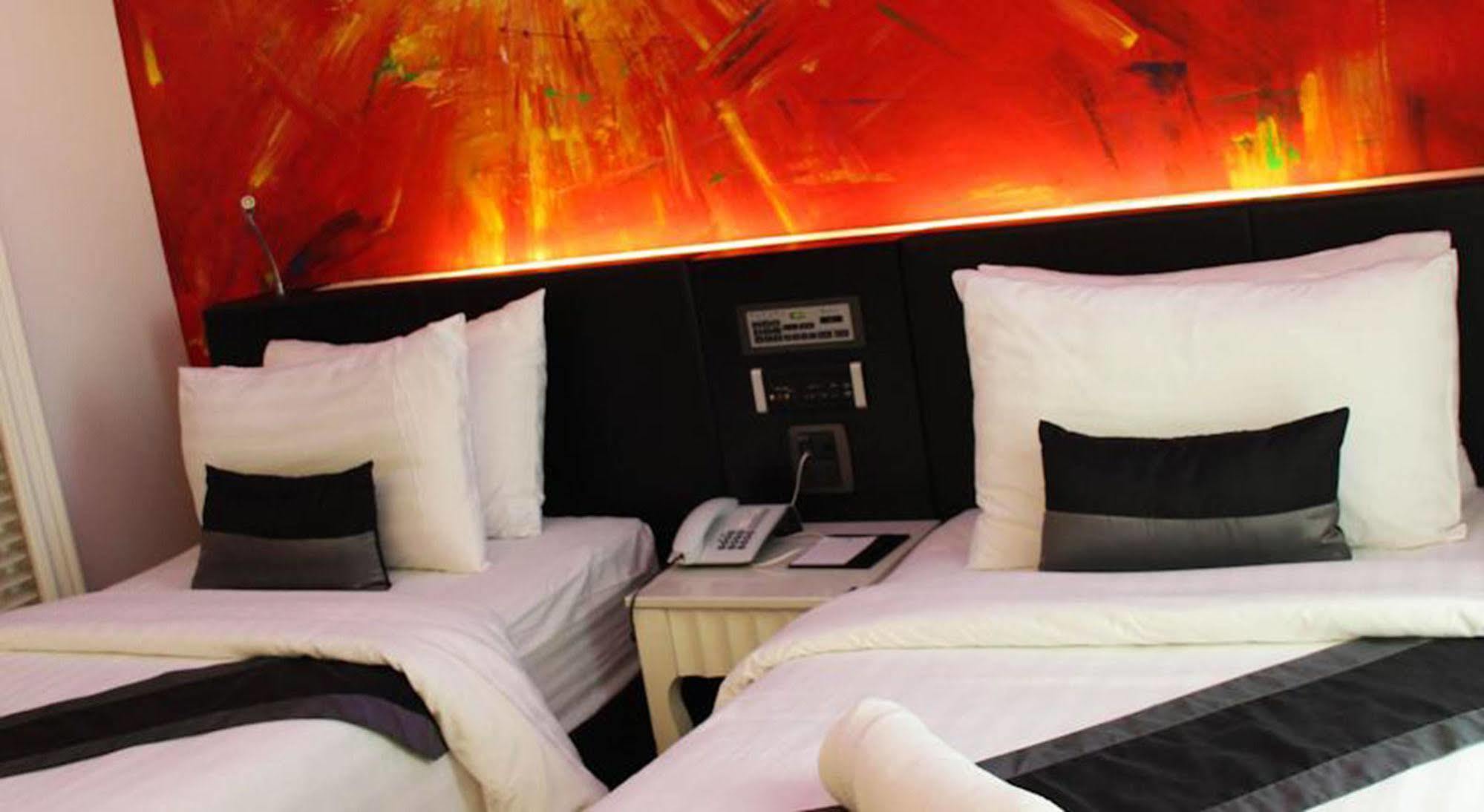 Hotel Aspira Skyy Sukhumvit 1 Bangkok Exterior foto